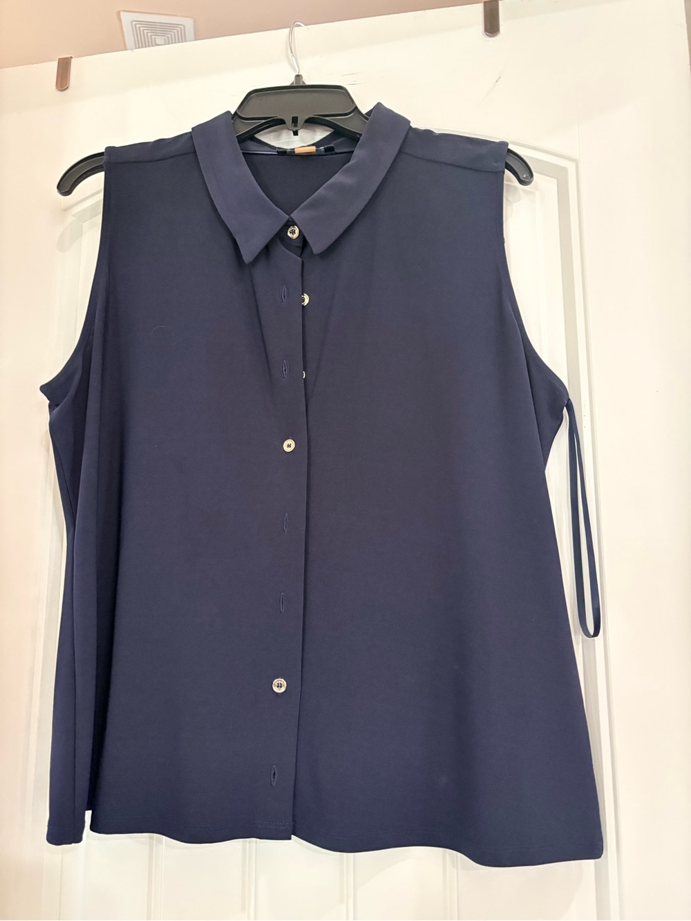 Tommy Hilfiger Sleeveless Navy Button-Down Collared Blouse